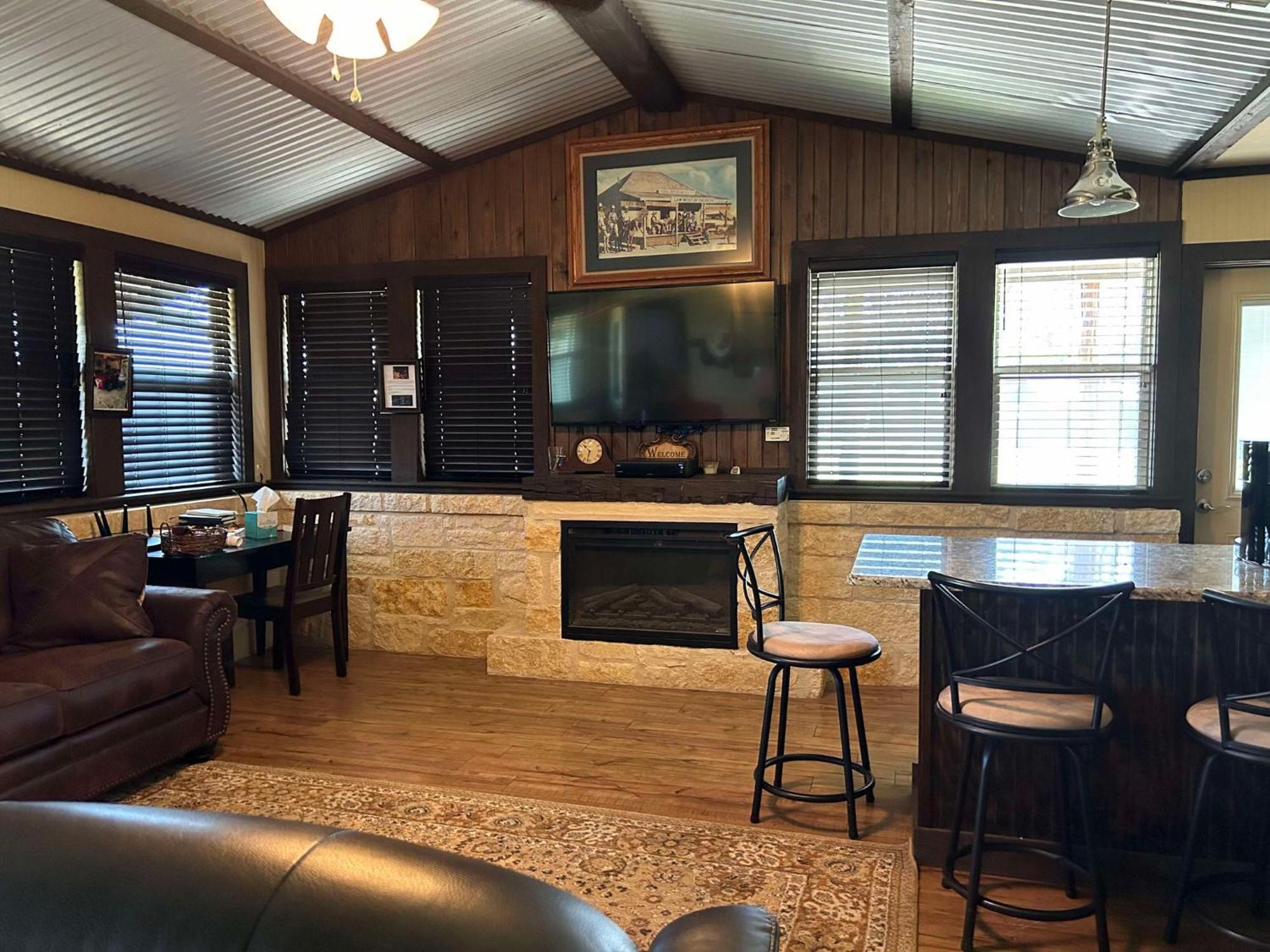 Vineyard Trail Cottages- Adults Only Fredericksburg Exterior foto