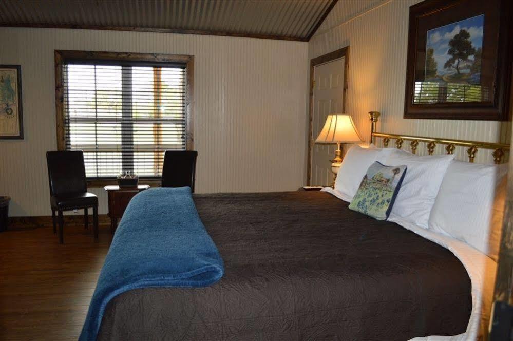 Vineyard Trail Cottages- Adults Only Fredericksburg Exterior foto